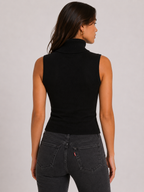 Top smanicato con collo alto Excellent