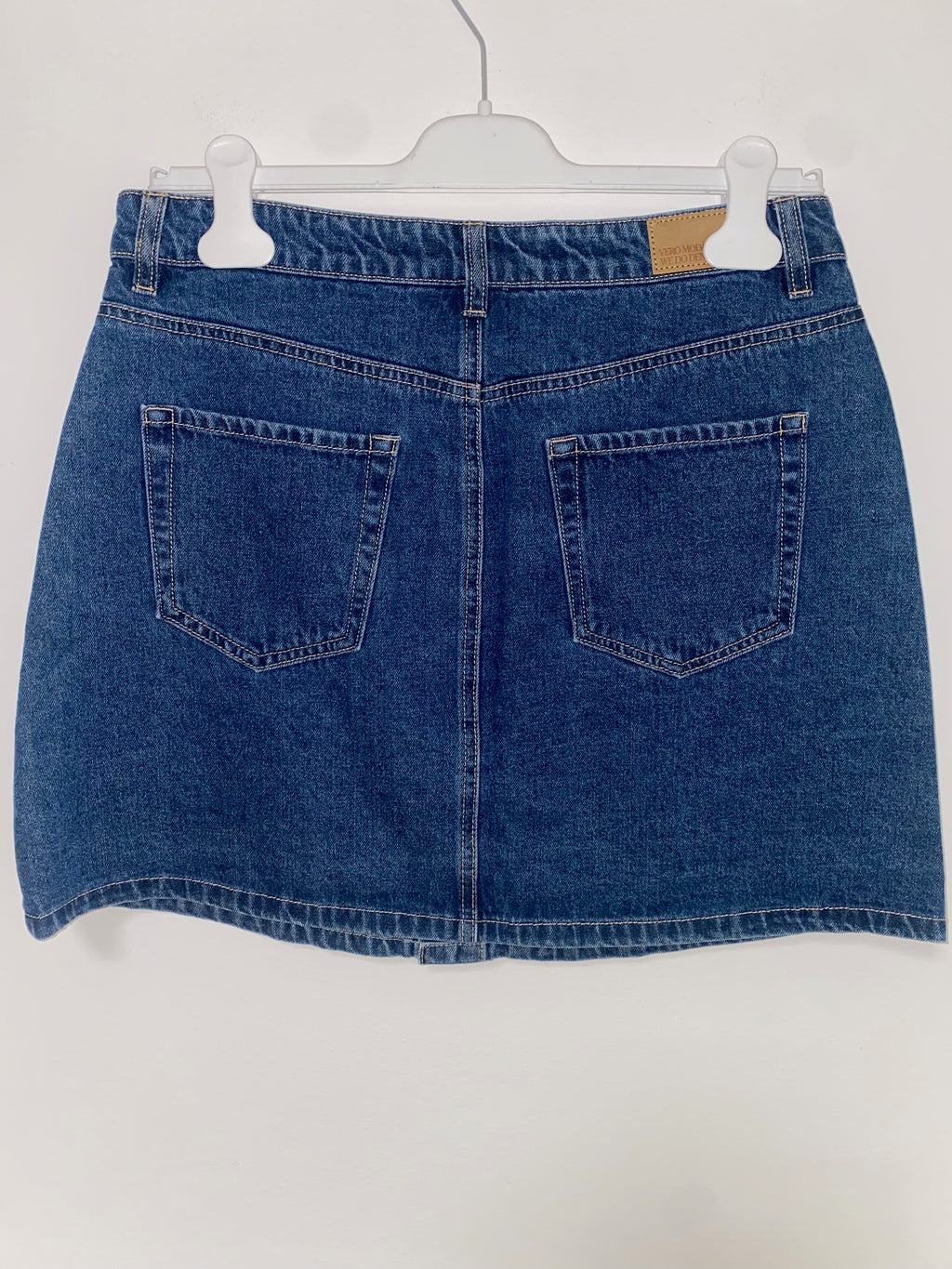 Gonna in denim con bottoni frontali - Vero moda