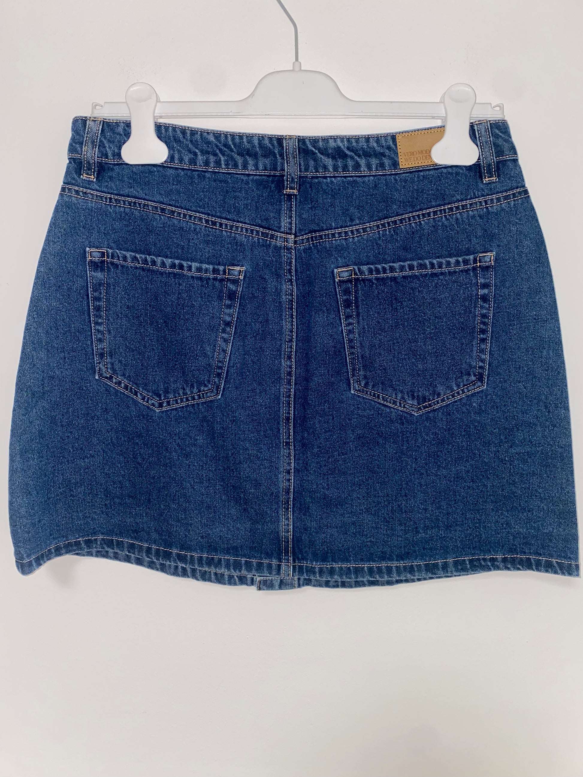 Gonna in denim con bottoni frontali - Vero moda